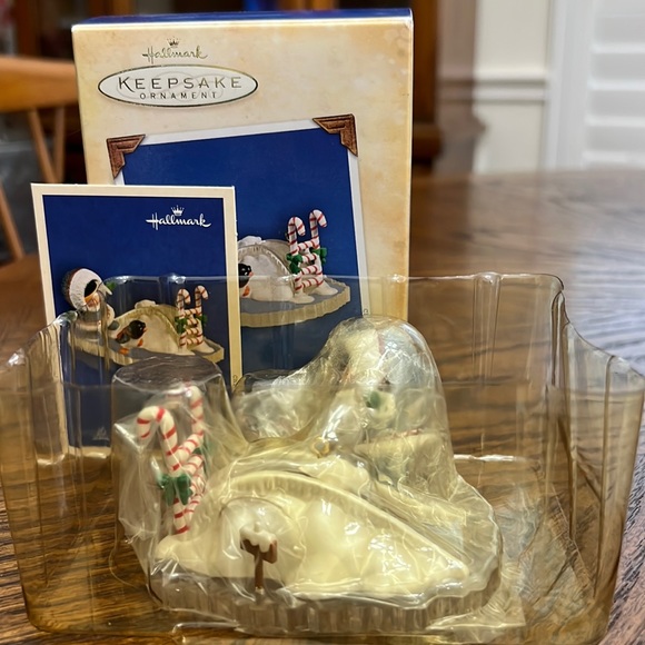 2004 Hallmark Frosty Friends 25th in Series Slippery Slide Keepsake Ornament - Picture 8 of 9